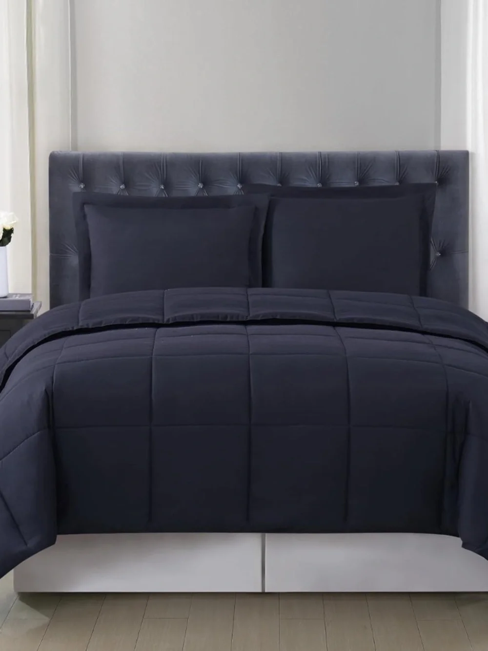 Everyday Reversible 2-Piece Black Twin XL Comforter Set Truly Soft